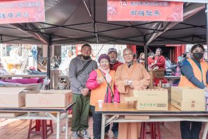 真巖寺冬令溫馨送關懷暨愛地球一天一餐素活動