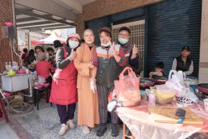 真巖寺冬令溫馨送關懷暨愛地球一天一餐素活動